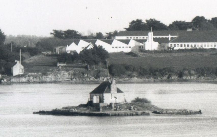 Apparence originelle de la maison de gardien (îlle de Nohic)