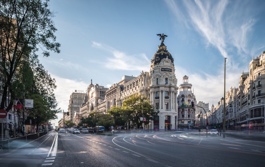 Restoration of the Metropolis Building in Madrid, Spain · Free