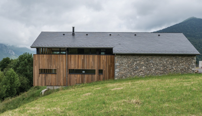 thermoslate en una casa de los pirineos franceses