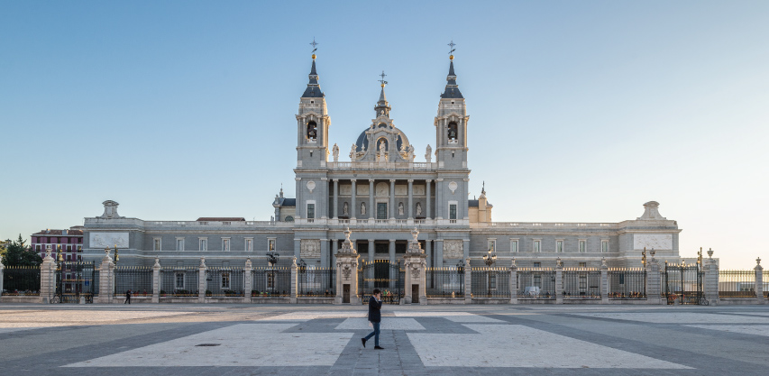 kathedraal Almudena in Madrid, Spanje leien dak