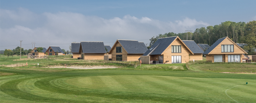 CUPAPIZARRAS natural slate roof for the KP Golf Club 