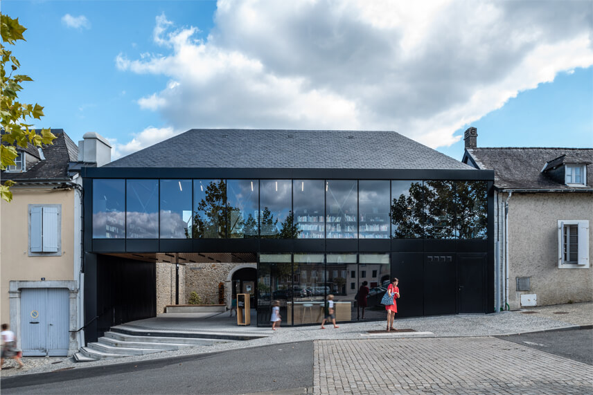 nieuwe mediatheek voor Monein