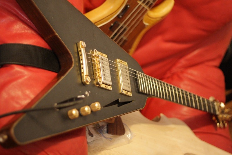 guitare en ardoise