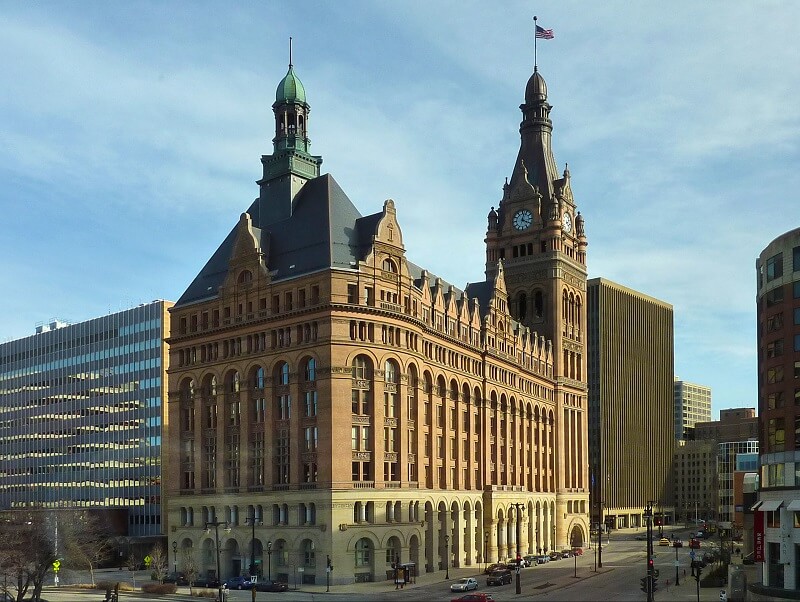 milwaukee city hall