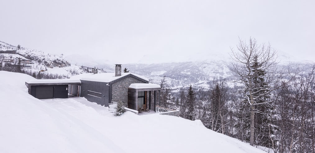 casa con tejado nevado