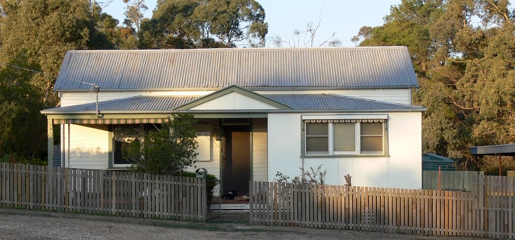 casa con tejado de amianto asbestos