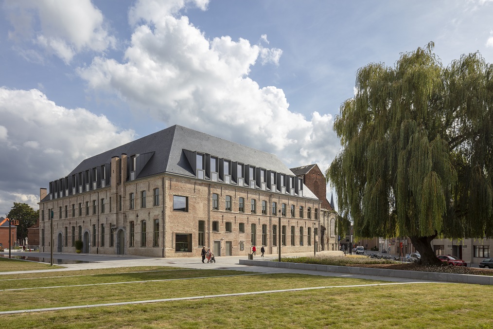 Bibliotheque publique toiture ardoise