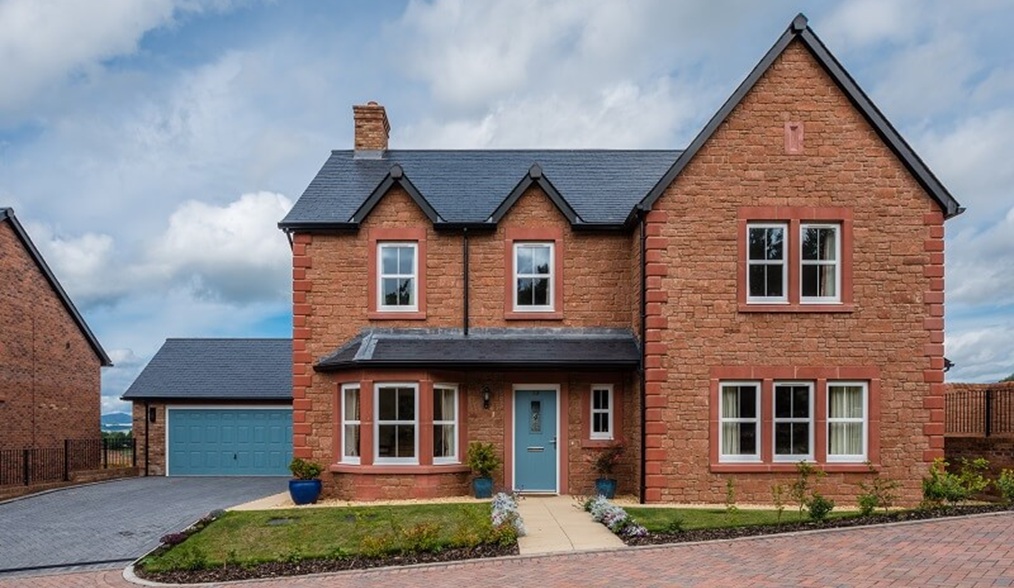 house traditional facade uk