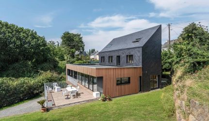 maison bardage en ardoise