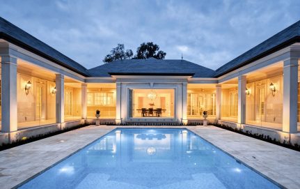 Parkwood Hause, Australia